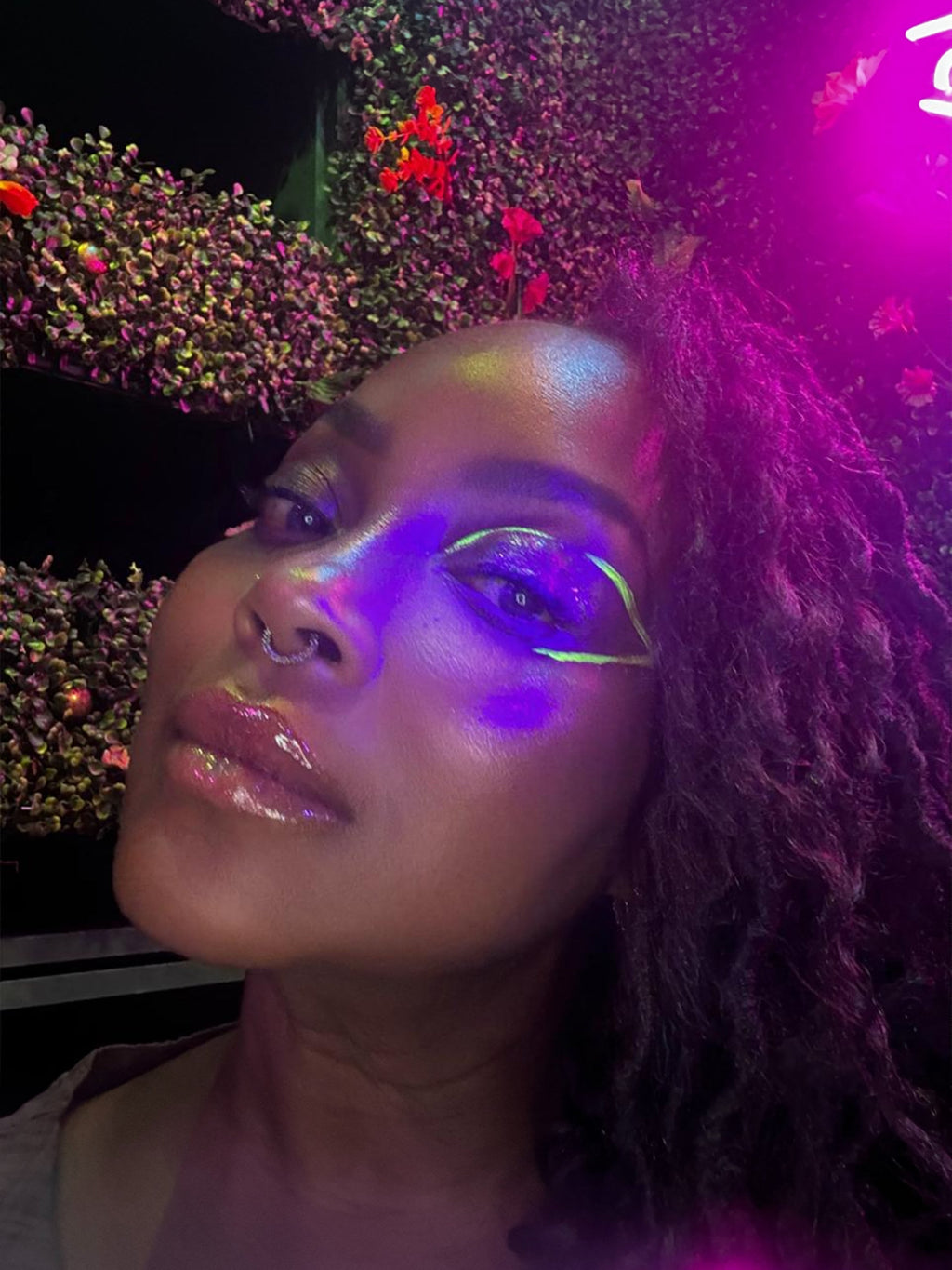 Ashunta Sheriff UV Glow Vegan Eyeliner Pen - Blacklight Reactive in 8 Neon Colors